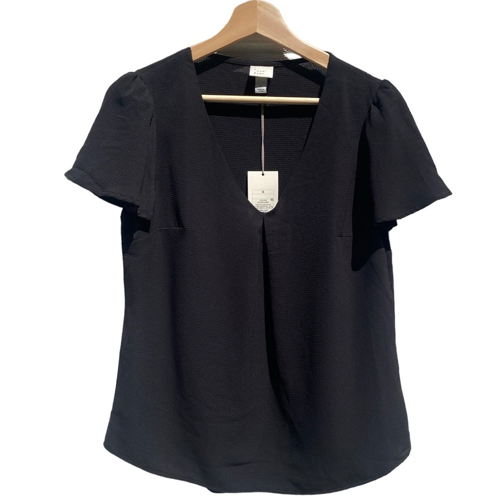 NWT A New Day Women’s V Neck Short Flutter Sleeve Blouse, Black, Size S